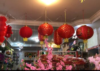 Penjualan Pernak-Pernik  Meningkat Jelang Tahun Baru Imlek