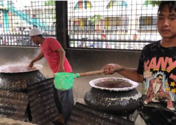 Kancah Tembaga Peninggalan Kesultanan Masih Digunakan untuk Memasak Bubur Sop di Masjid Raya Al-Mashun