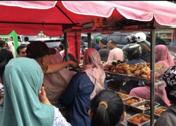 Hari Pertama Ramadan, Warga Kota Medan Serbu Takjil