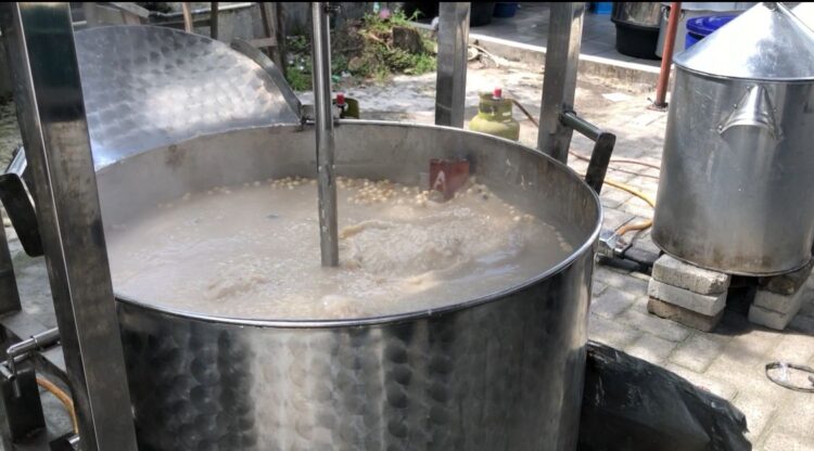 Tradisi Bubur Kanji Sejak 1996, Warisan Ramadan di Masjid Aceh Sepakat